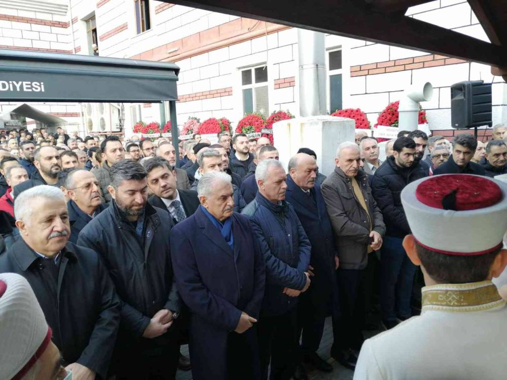AK Parti Genel Başkan Vekili Binali Yıldırım, eniştesinin cenazesine katıldı
