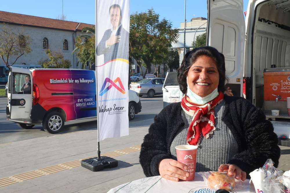 MERSİN BÜYÜKŞEHİRİN ÇORBASI 62 NOKTADA VATANDAŞLARA ULAŞIYOR
