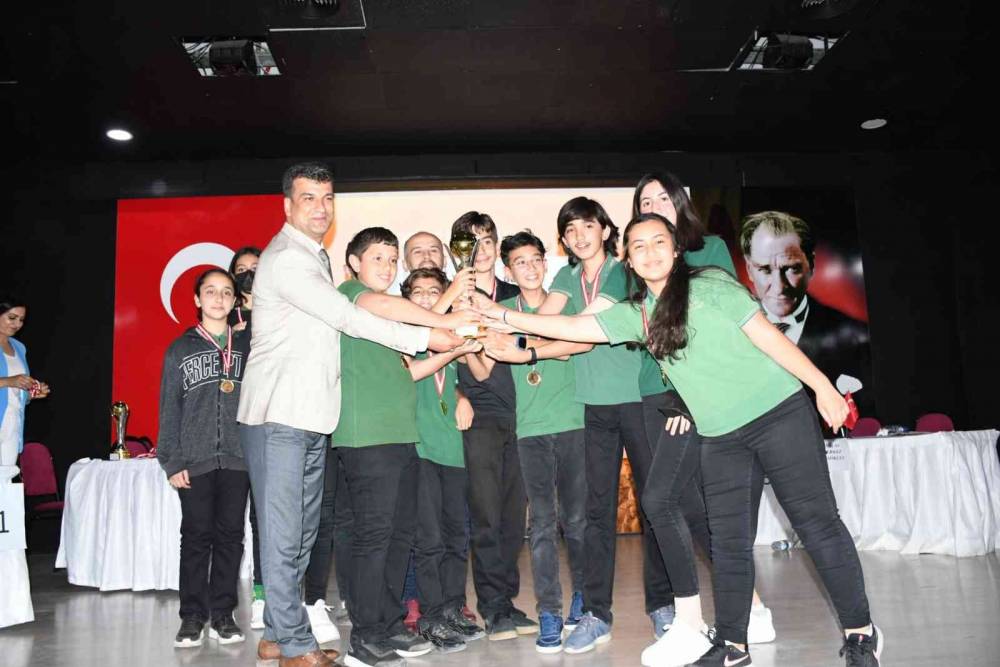 Milas’ta Matematik Ligi’nde şampiyon Merkez Ortaokulu oldu
