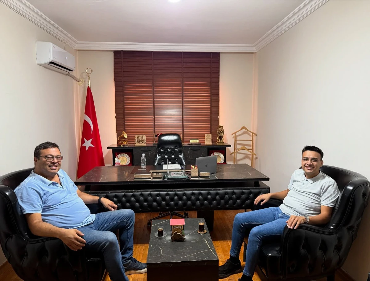 İBT MEDYA İMTİYAZ SAHİBİ İLKAY BEYTİ TUTUCU AK PARTİ'NİN GENÇ İSMİ İLKYARDIM EĞİTİCİ EĞİTMENİ MURAT CAN FİDAN'I ZİYARET ETTİ